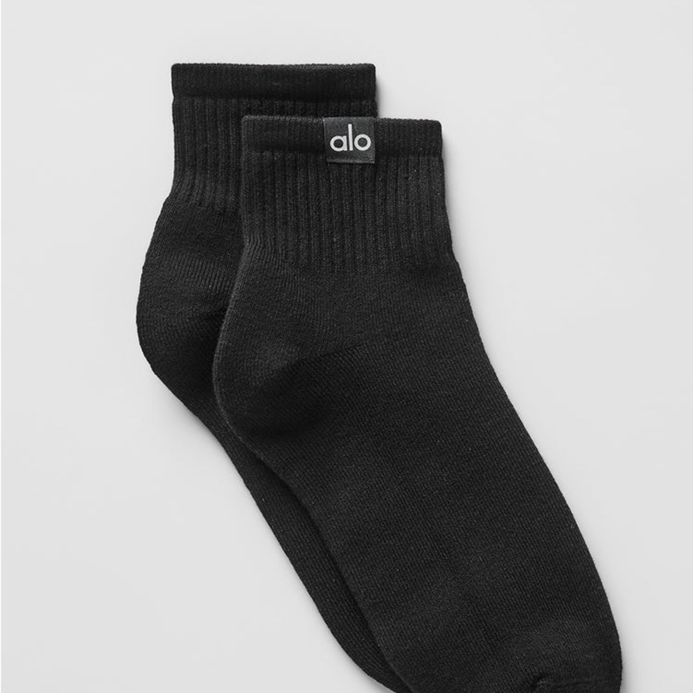 ALO Yoga Black Quarter Crew Street Sock